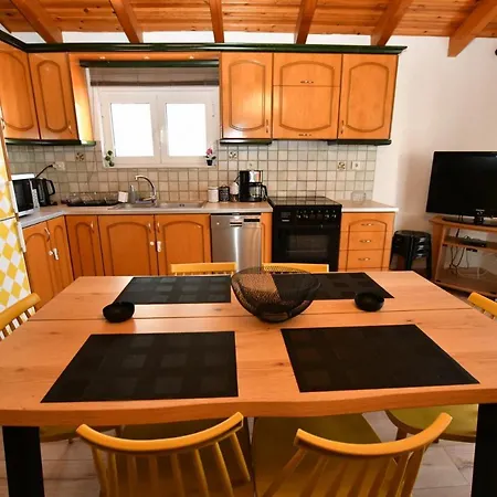 Апартаменты Downtown Loft Эйон